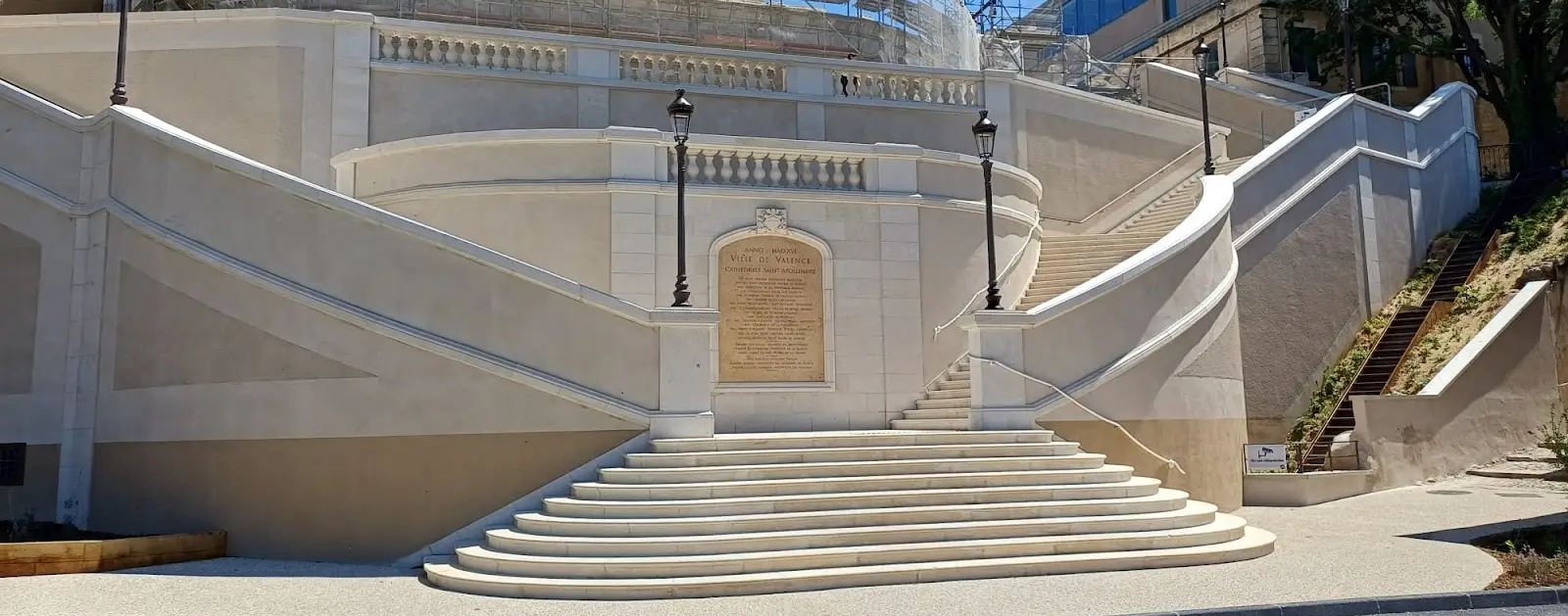 Escalier_Valence_HMR_bandeau.jpeg