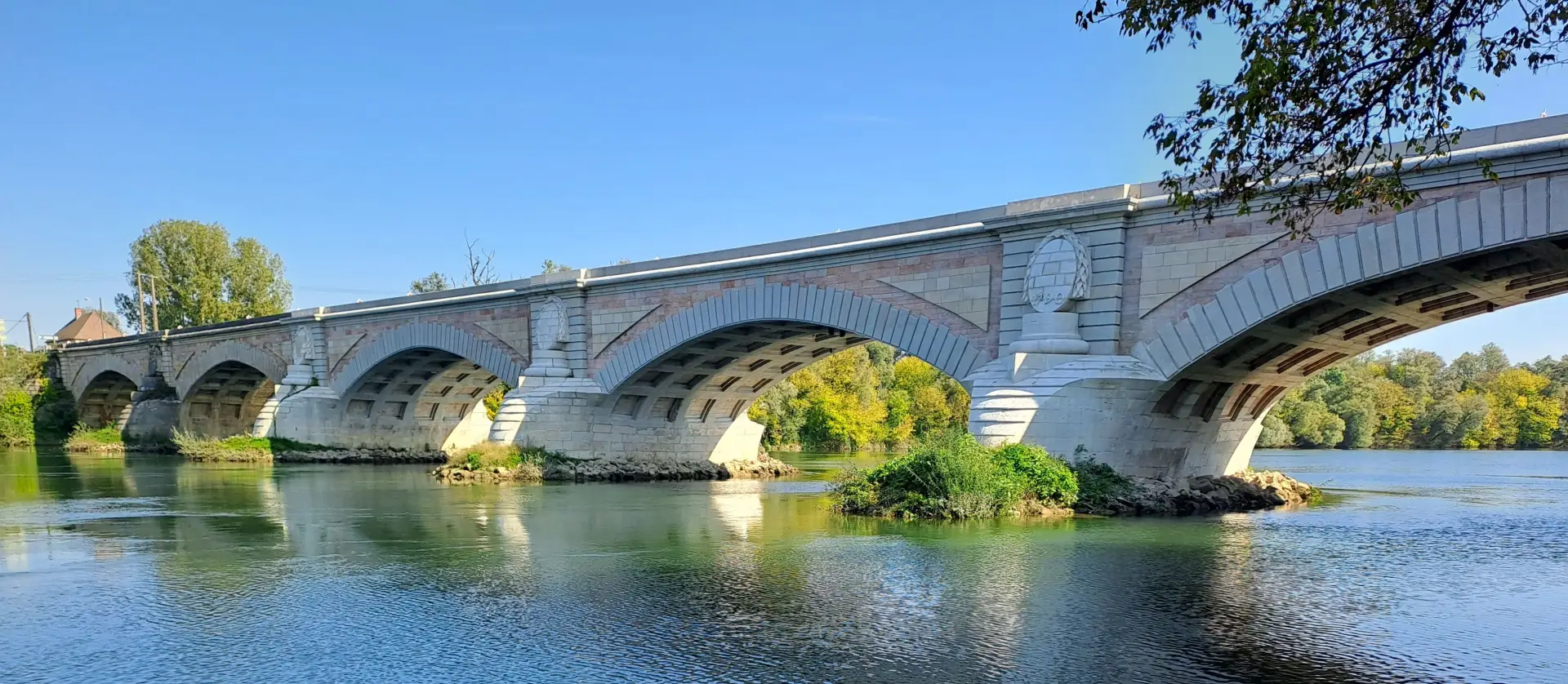 Pont_de_Navilly.jpg